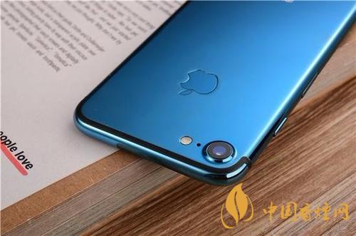 iphone12藍(lán)色好看嗎？ iphone12藍(lán)色和白色哪個好看？