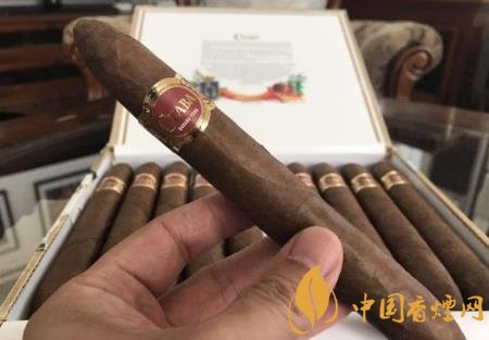 庫阿巴杰出雪茄圖片及口感品析 適合老茄客的一款雪茄！